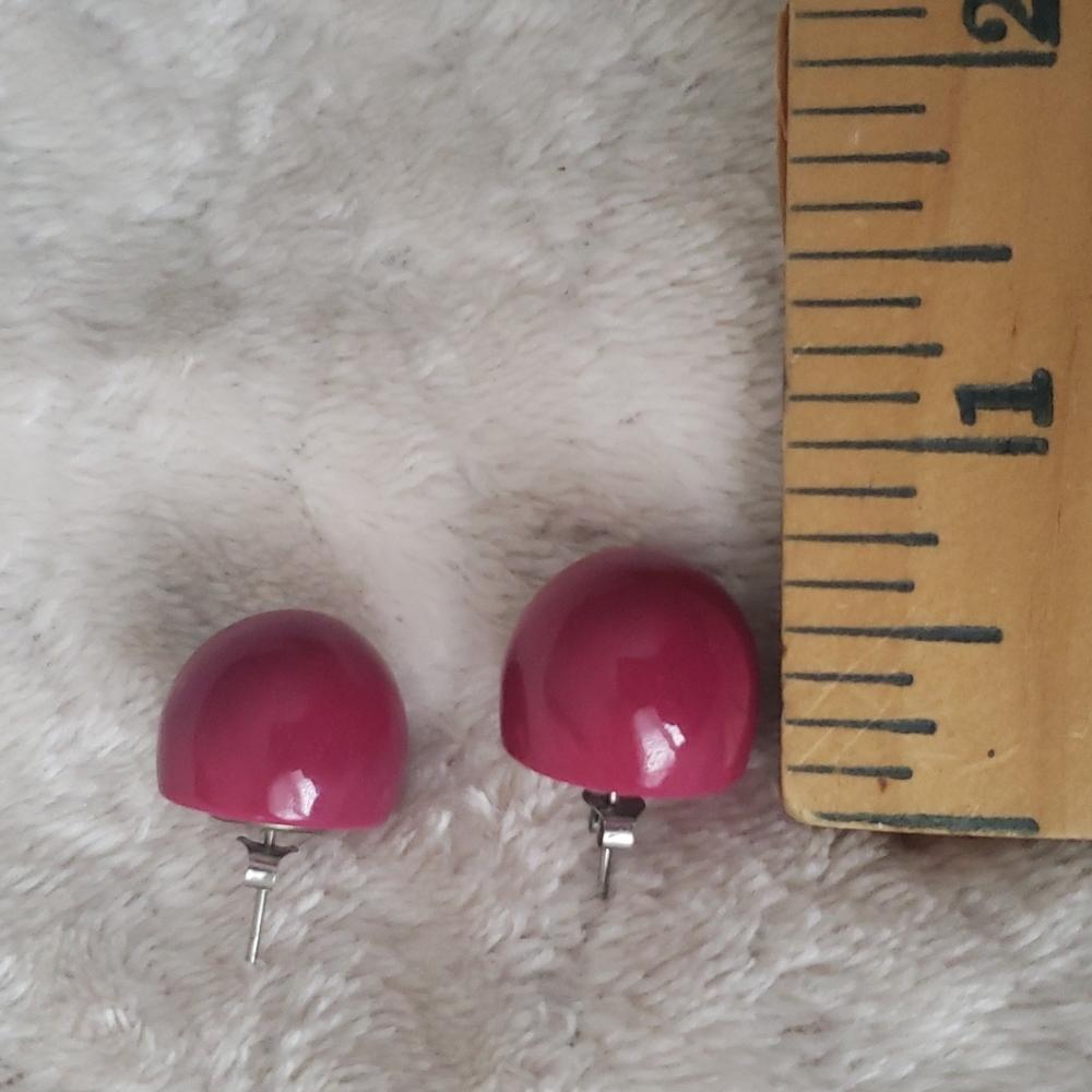 ๐ค 3/$15 Vintage Magenta Button Earrings - Picture 4 of 5